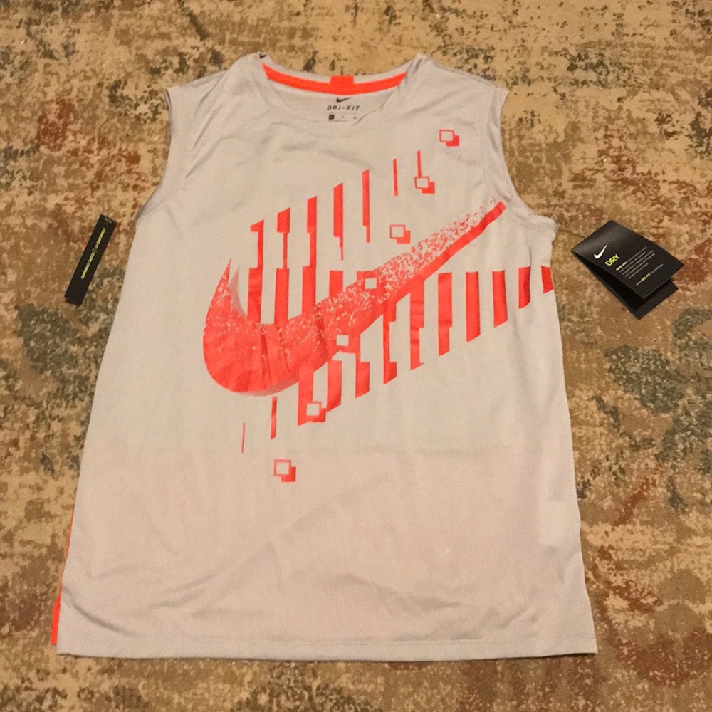 NWT Nike big boys muscle tee, size x-large..